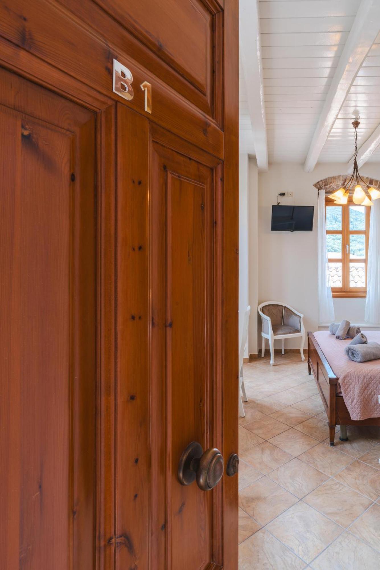 Authentic Suites In Fiscardo Fiskardo Eksteriør billede